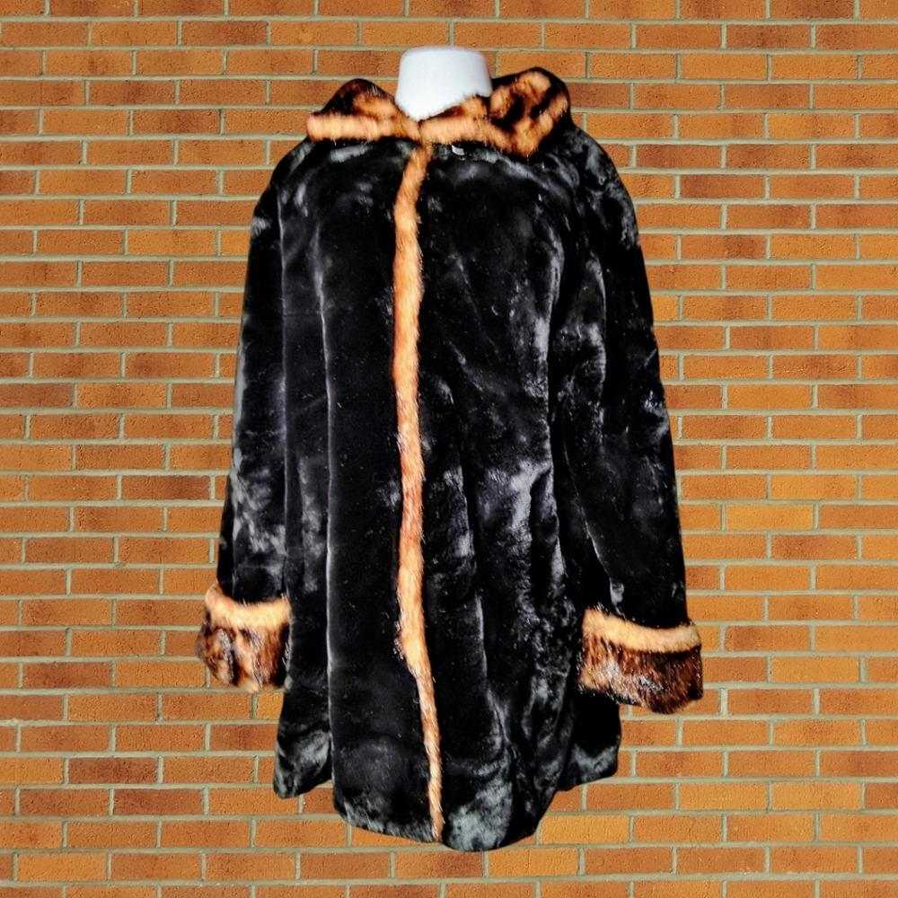 Women's Tally Ho Outwear Faux Fur Jacket